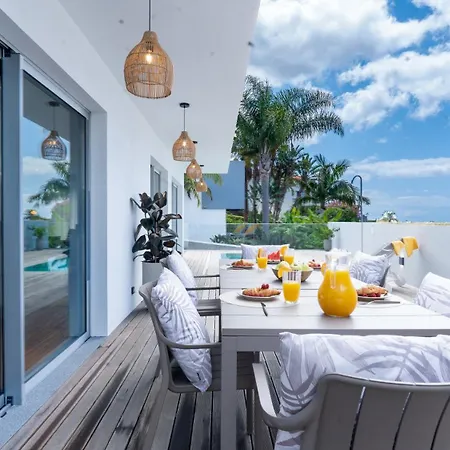Villa Luce - Pool & Ocean View By Lovelystay *