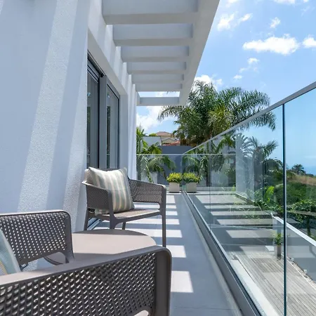 Luce - Pool & Ocean View By Lovelystay *